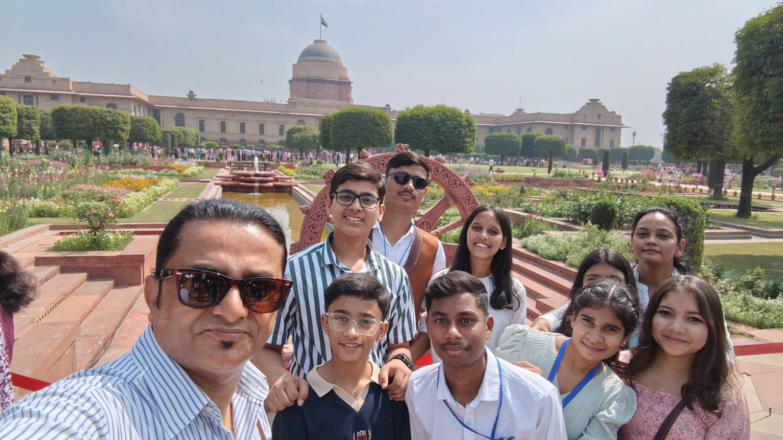 राष्ट्रपति भवन “अमृत उद्यान” भ्रमण